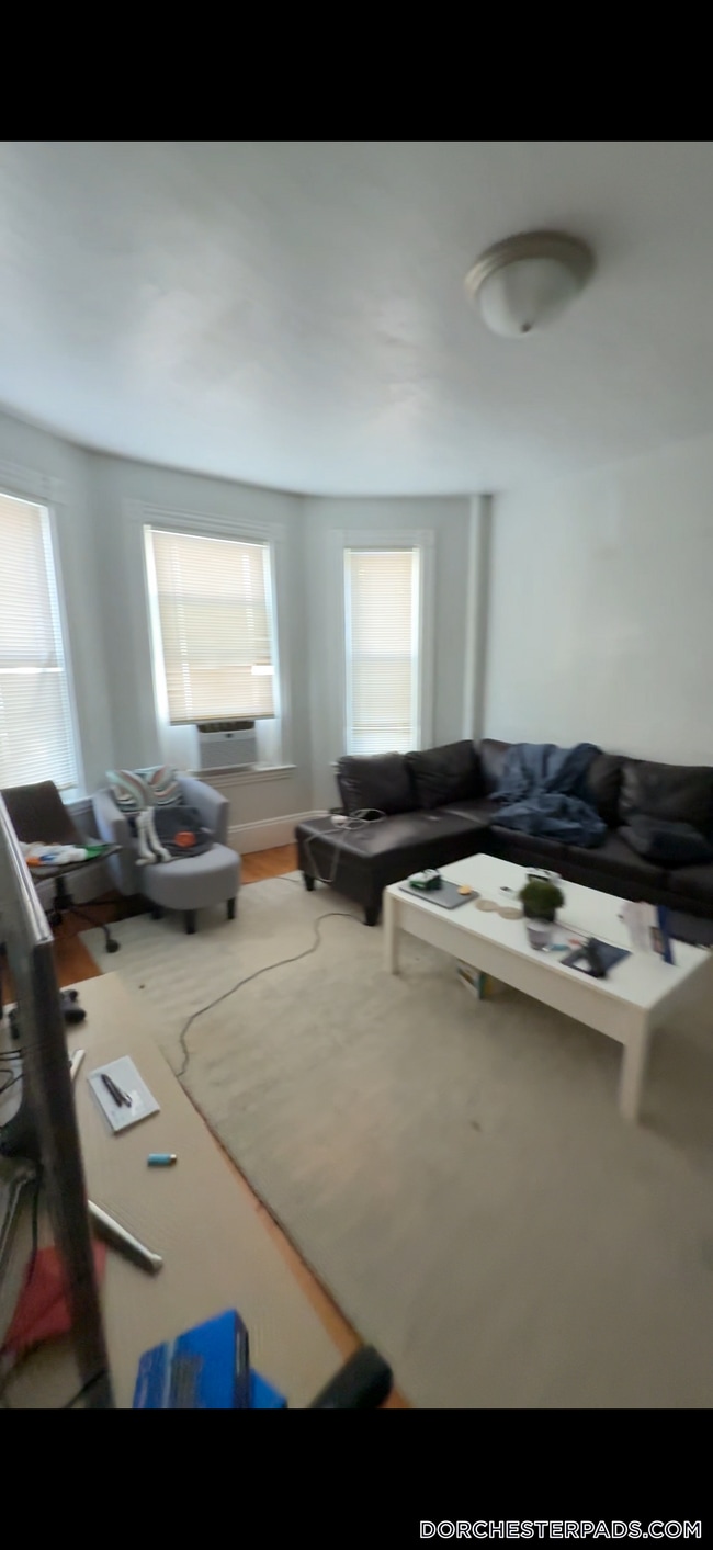 22 Howell St, Unit 1 in Boston, MA - Building Photo - Building Photo