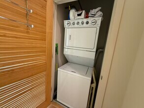 1224 W Van Buren St in Chicago, IL - Building Photo - Building Photo