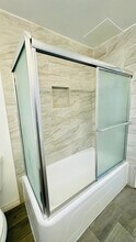2328 N Ontario St, Unit A in Burbank, CA - Foto de edificio - Building Photo
