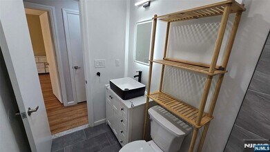 40 Beechwood Rd in Cresskill, NJ - Building Photo - Building Photo