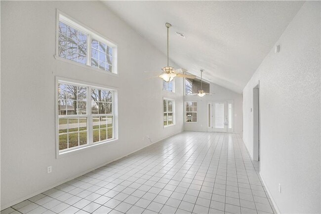 1169 NE Monroe St in Bentonville, AR - Building Photo - Building Photo