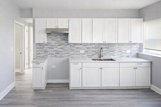 843 E Marquette Rd in Chicago, IL - Building Photo - Building Photo