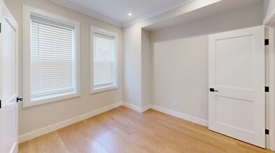 162 Allston St, Unit 5 in Boston, MA - Building Photo - Building Photo