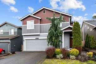 9302 12th St NE in Lake Stevens, WA - Building Photo