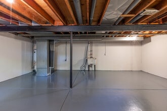 Continental Plaza Apartments in Taylor, MI - Foto de edificio - Interior Photo