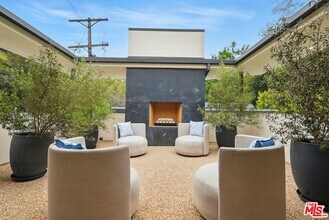 913 N Beverly Glen Blvd in Los Angeles, CA - Building Photo - Building Photo