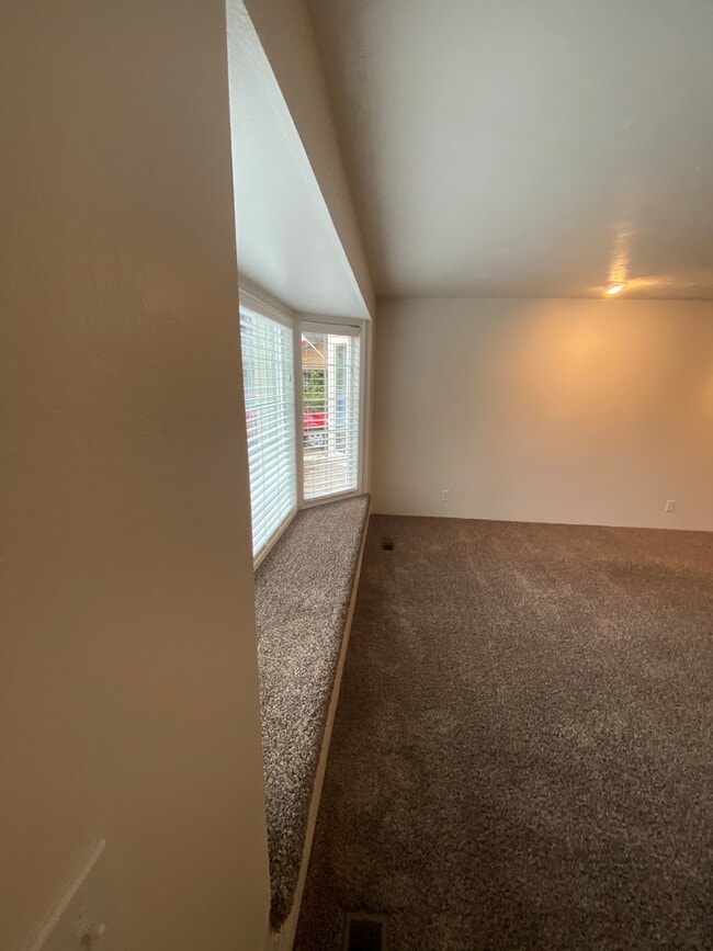 1248 Piper Ln in Eugene, OR - Building Photo - Building Photo