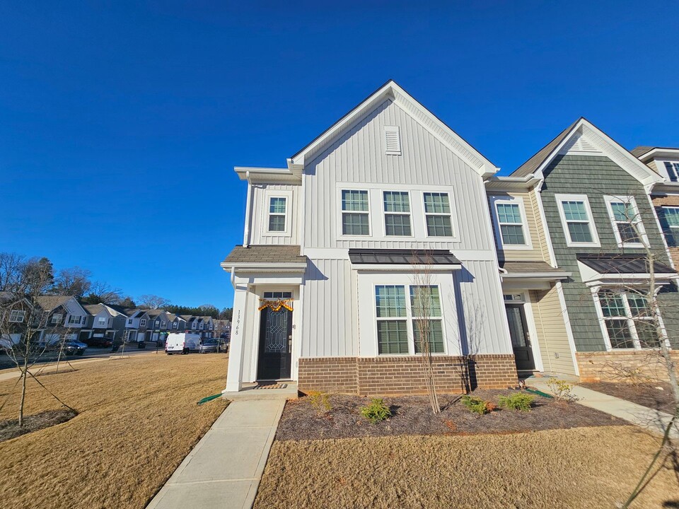 13968 Castle Nook Dr in Charlotte, NC - Building Photo