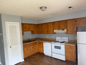 54 Ferguson Dr in Lynchburg, VA - Foto de edificio - Building Photo