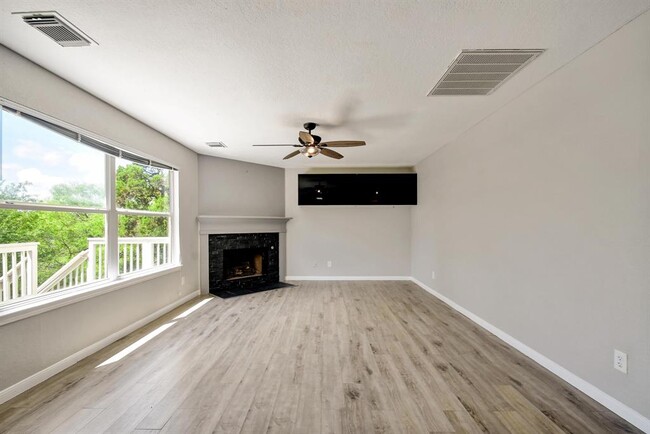 4314 Knollbluff in San Antonio, TX - Building Photo - Building Photo