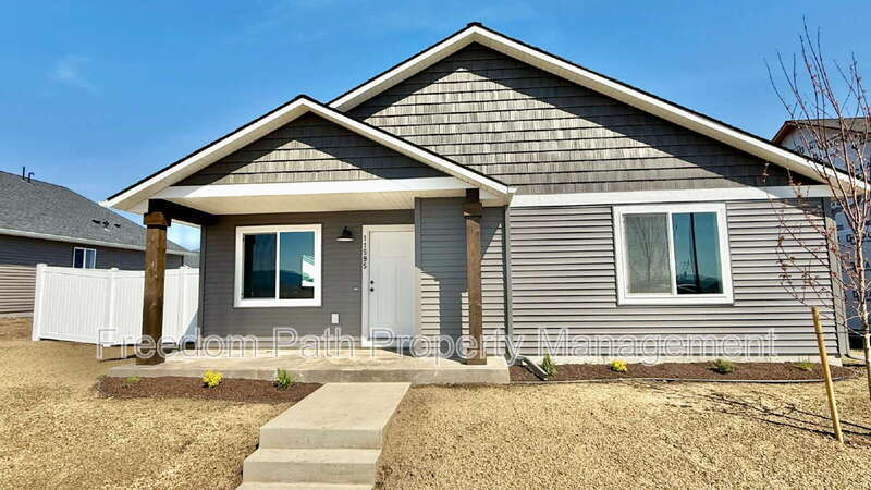 11595 N Railway Ave in Rathdrum, ID - Building Photo
