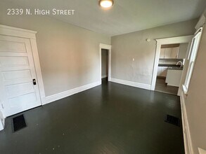 2339 N High St in Columbus, OH - Building Photo - Building Photo