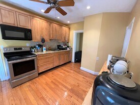 40 Newbern Ave, Unit 40 in Medford, MA - Building Photo