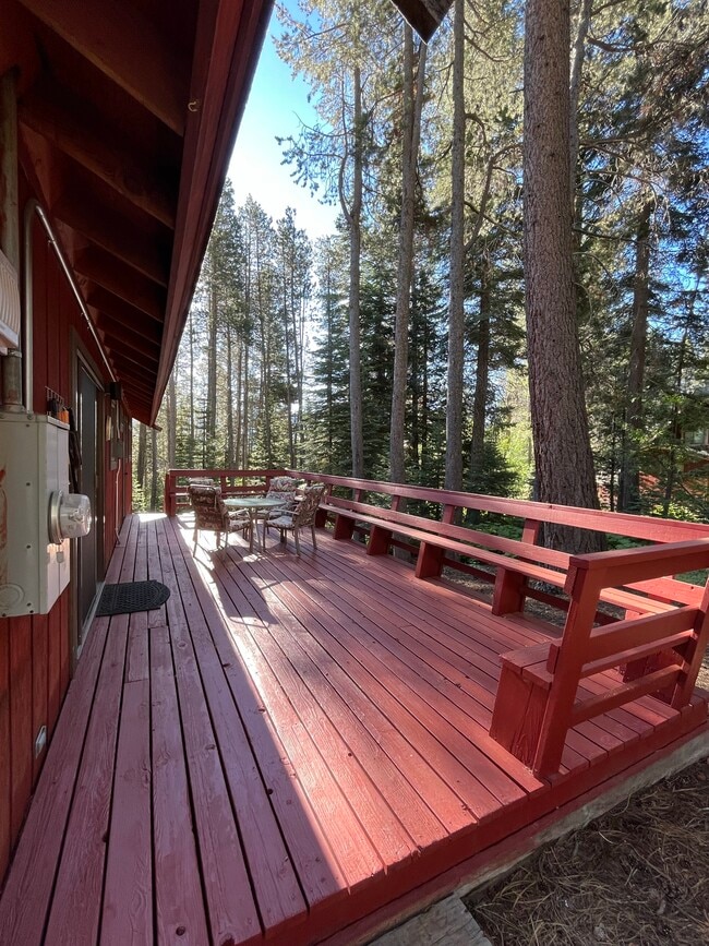 510 Little Mountain Ln in South Lake Tahoe, CA - Building Photo - Building Photo