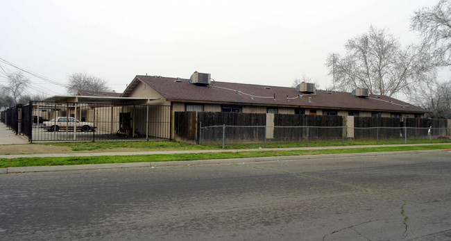 148 W Amador St in Fresno, CA - Building Photo - Building Photo