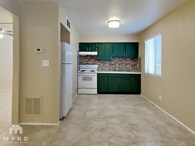 1702 E Cambridge Ave in Phoenix, AZ - Foto de edificio - Building Photo