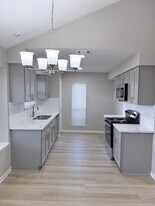 1315 Tiny Tree Dr in Missouri City, TX - Building Photo