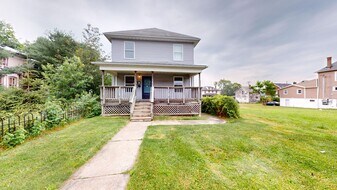 230 W 3rd St in Mansfield, OH - Building Photo