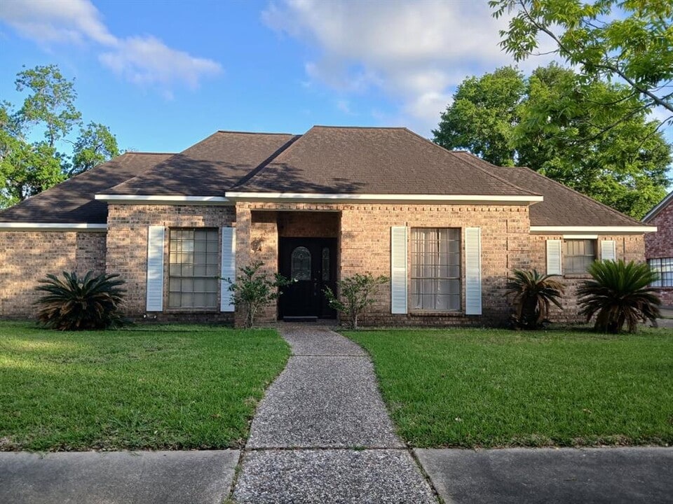 14919 Mesita Dr in Houston, TX - Foto de edificio