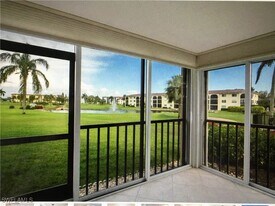 57 High Point Cir W in Naples, FL - Building Photo
