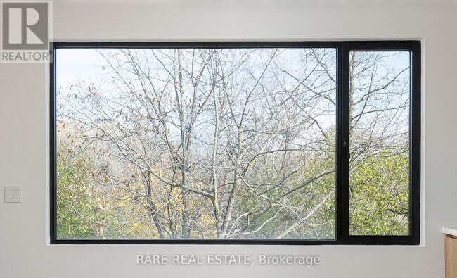 449 Montrose Ave in Toronto, ON - Building Photo - Building Photo