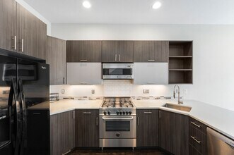 1032 W 37th Ave in Denver, CO - Building Photo - Building Photo