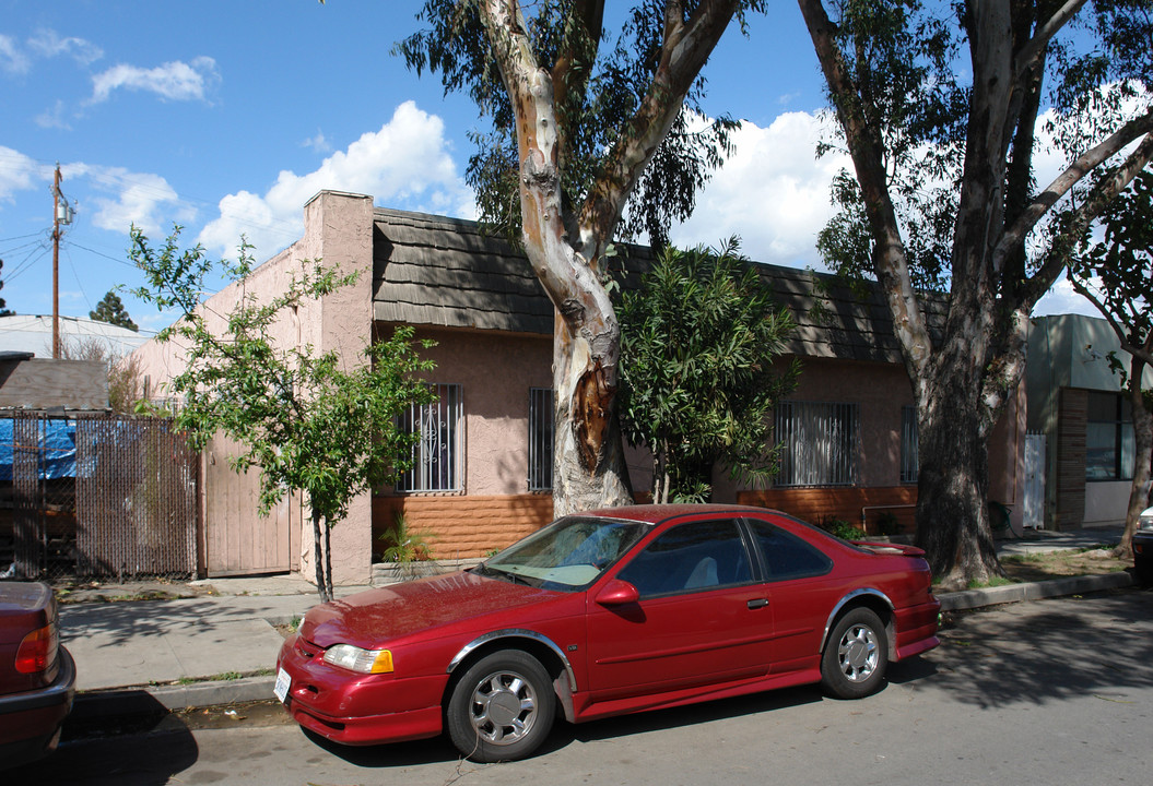 533 W 17th St in Long Beach, CA - Building Photo