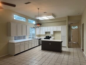 10707 Fire Island Cir in Stockton, CA - Building Photo - Building Photo