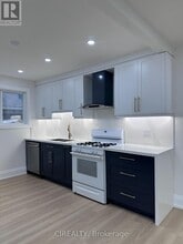 31 Bailey Crescent in Aurora, ON - Building Photo - Building Photo