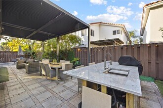 11243 NW 58th Terrace in Doral, FL - Building Photo - Building Photo