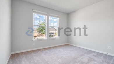 27327 Blue Pool Dr in Katy, TX - Foto de edificio - Building Photo