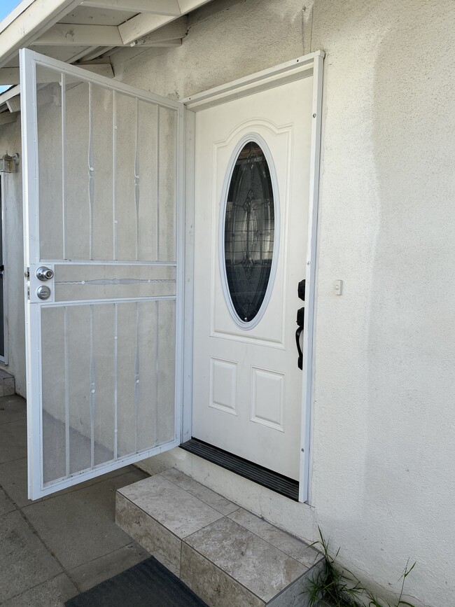 10516 Jardine Ave, Unit 10516 1-2 in Sunland, CA - Building Photo - Building Photo