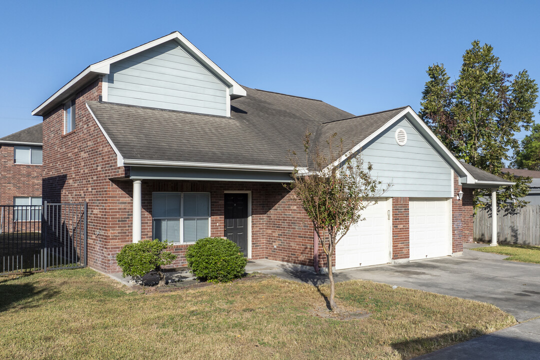 Humblewood Apartments in Humble, TX - Foto de edificio