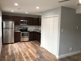 261 Mt Everest Dr, Unit D in Fenton, MO - Building Photo