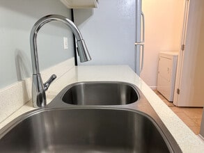 4924 Sardis Rd in Charlotte, NC - Building Photo - Building Photo