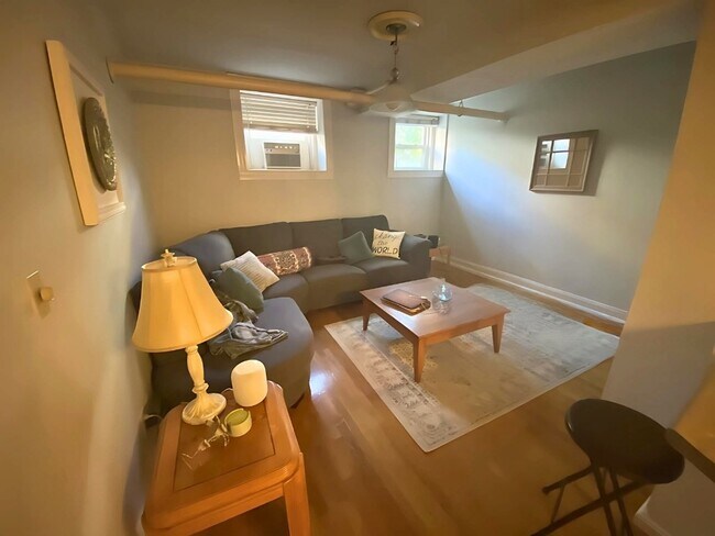 3 Euston St, Unit B in Brookline, MA - Building Photo - Building Photo