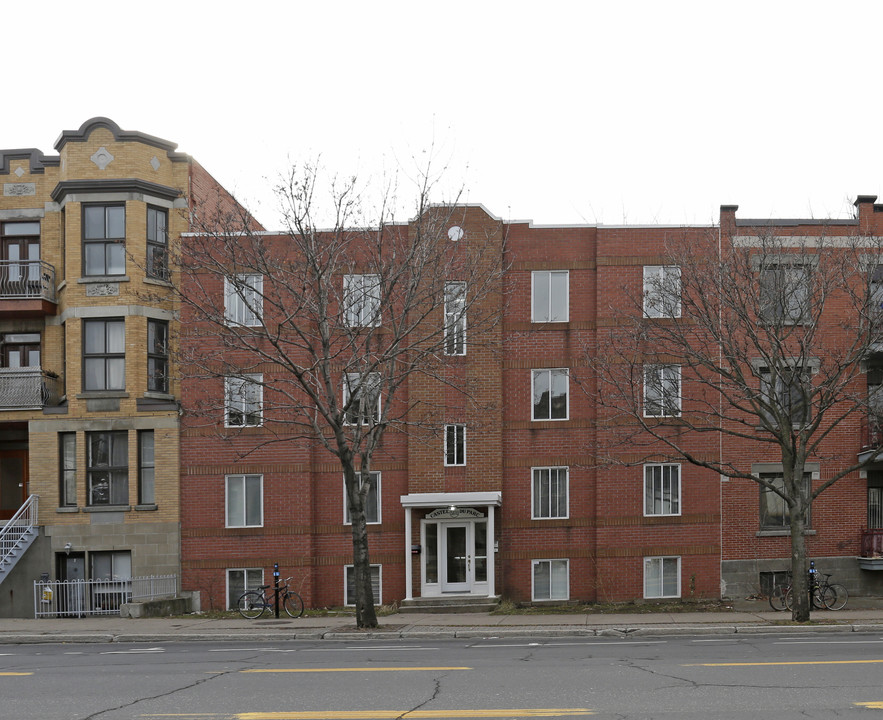 5790 du Parc in Montréal, QC - Building Photo