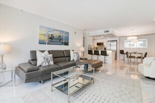 99 SE Mizner Blvd in Boca Raton, FL - Building Photo