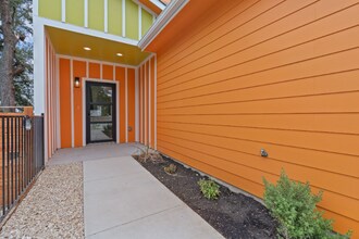 124 S Mockingbird Cir in Cedar Creek, TX - Building Photo - Building Photo