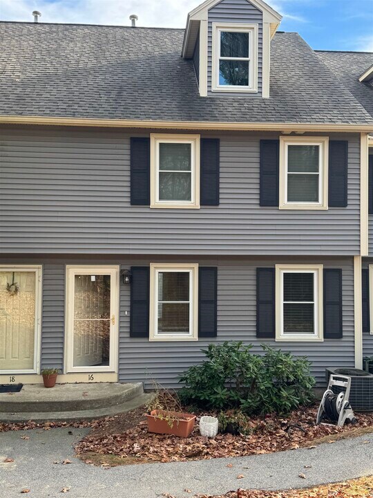 16 Highbridge Hill Rd in Nashua, NH - Building Photo
