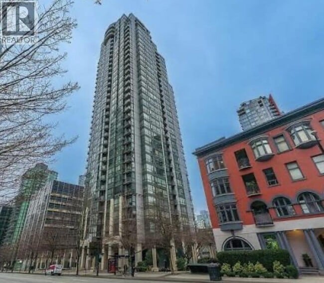 1239 W Georgia St in Vancouver, BC - Building Photo - Building Photo