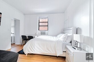 41-32 76th St-Unit -3 in Queens, NY - Foto de edificio - Building Photo