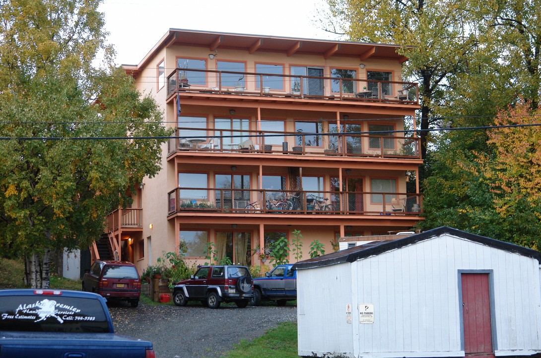 344 E 15th St in Anchorage, AK - Building Photo