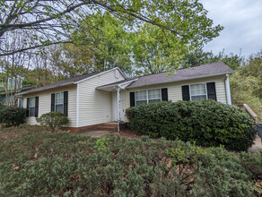 8013 Gera Emma Dr in Charlotte, NC - Building Photo - Building Photo