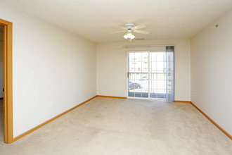 Eagles Landing Apartments in Lincoln, NE - Building Photo - Interior Photo