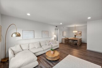 5111 Skillman St, Unit 229 in Dallas, TX - Building Photo - Building Photo
