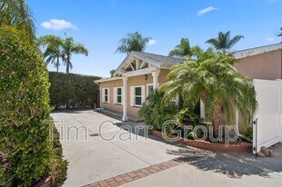 375 E 20th St in Costa Mesa, CA - Building Photo