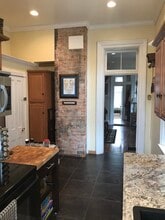 1033 Russell St, Unit Flr 1 in Covington, KY - Foto de edificio - Building Photo