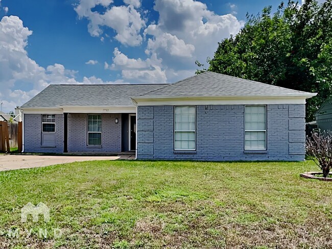 property at 3732 Farm Field Ln