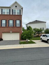 22562 Highcroft Terrace in Ashburn, VA - Building Photo - Building Photo